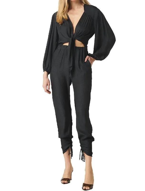 Lightweight hiking pants for women in outdoor activitiesMargot Pant In Black
