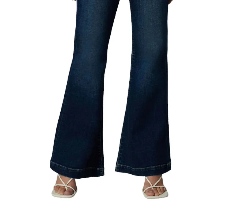 High waisted bootcut jeans for women in a flattering fitMolly Petite Trouser In Wind Swept High waisted bootcut jeans for women in a flattering fitMolly Petite Trouser In Wind Swept
