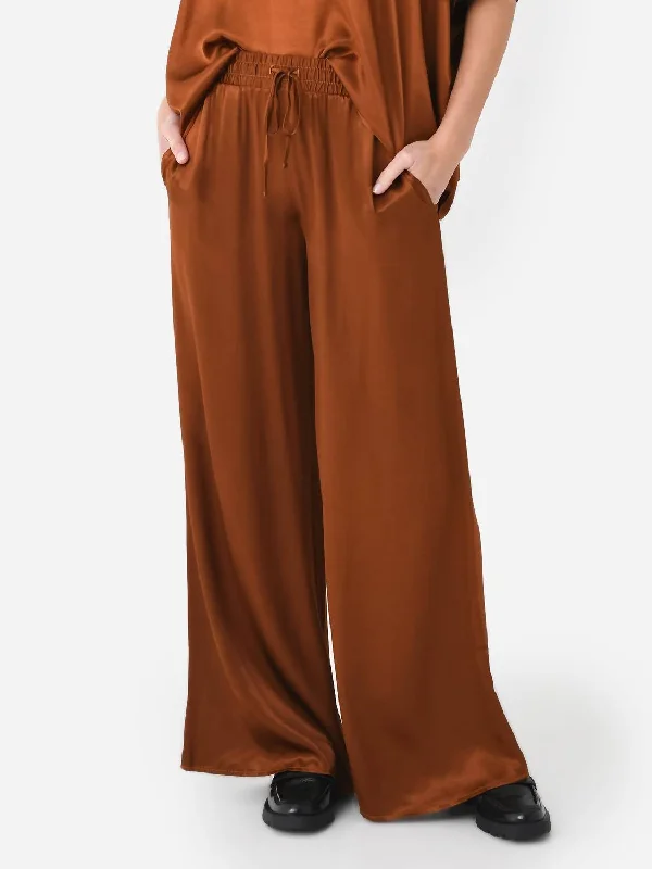 Linen pants for women in a breathable materialWide Leg Pant In Rich Brown