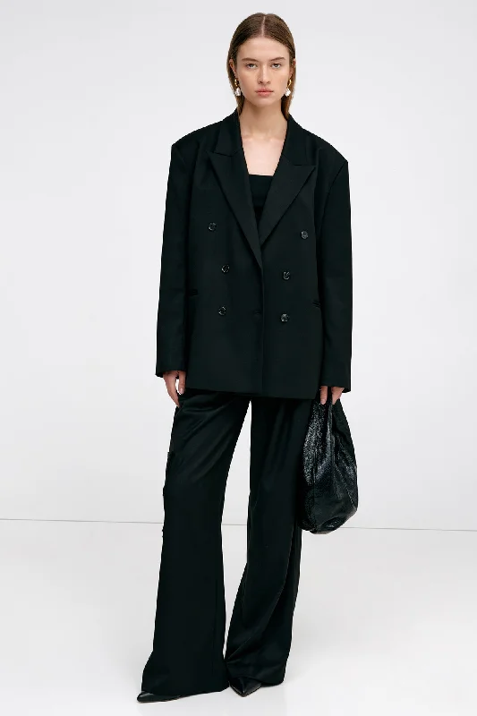 Cropped blazers in a pastel color for a soft and feminine lookHannah Blazer