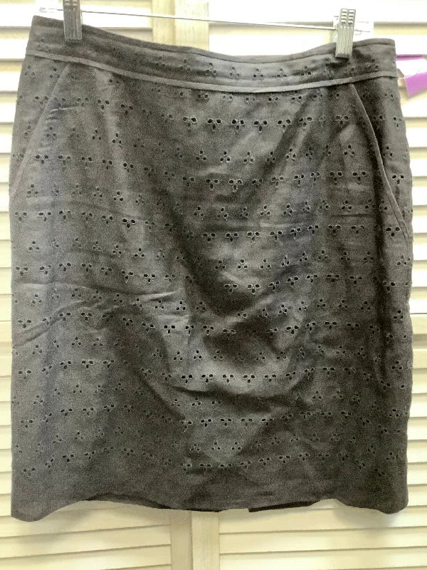 Sheer skirts with a lining for a touch of eleganceBlack Skirt Midi Dkny, Size 10