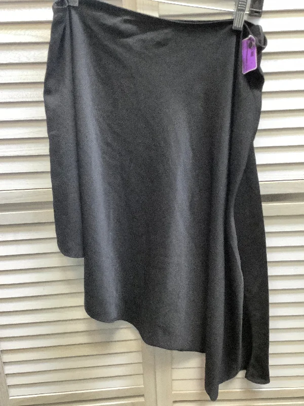 Skirts with a pleated back yokeBlack Skirt Midi Shein, Size Xl