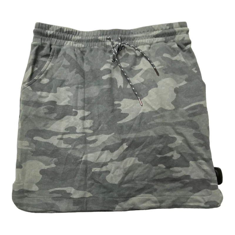 Wrap skirts in a printed cotton fabricCamouflage Print Skirt Mini & Short Maurices, Size L Wrap skirts in a printed cotton fabricCamouflage Print Skirt Mini & Short Maurices, Size L