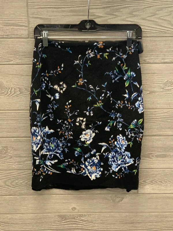 Satin skirts with a draped frontFloral Print Skirt Midi White House Black Market, Size 2 Satin skirts with a draped frontFloral Print Skirt Midi White House Black Market, Size 2