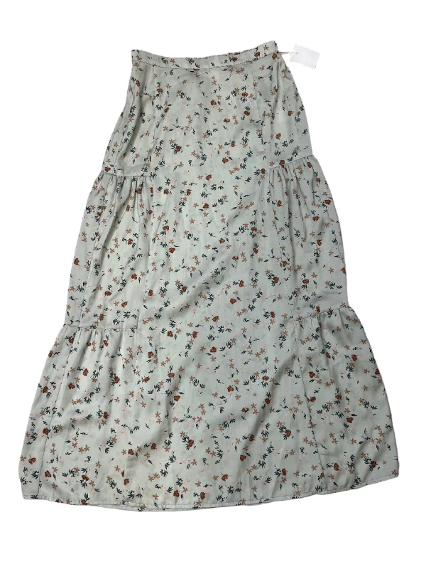 Skirts with a back vent for ease of movementFloral Skirt Maxi SALTWATER LUXE  Size S