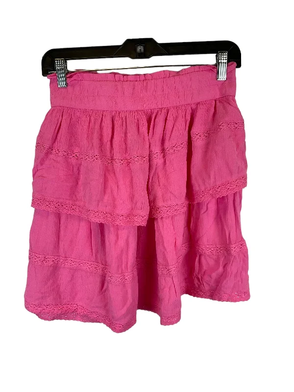 Sheer skirts with a lining for a touch of elegancePink Skirt Mini & Short Crown And Ivy, Size L Sheer skirts with a lining for a touch of elegancePink Skirt Mini & Short Crown And Ivy, Size L