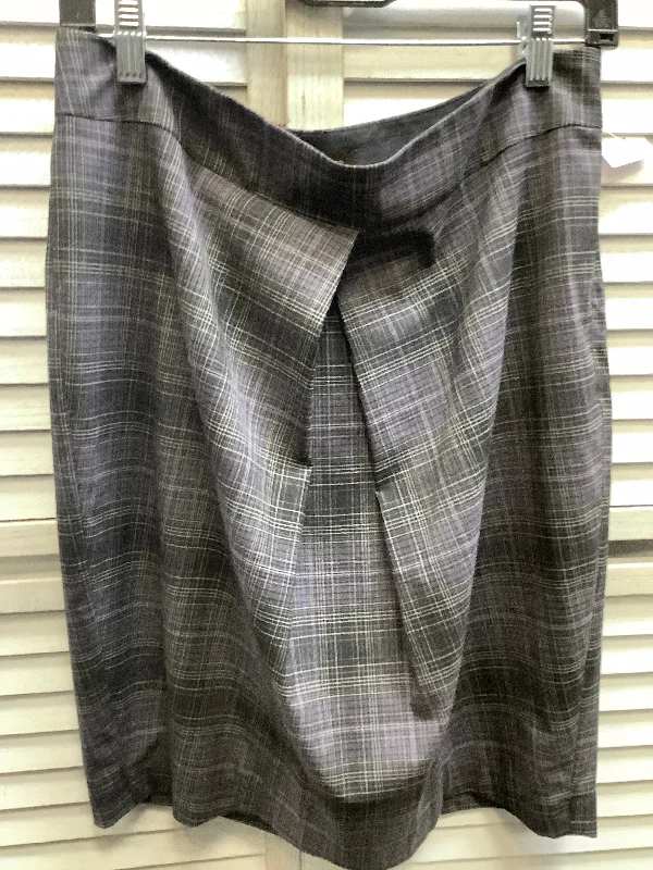 Ruffled mini skirts in a polka dot patternPlaid Pattern Skirt Midi Limited, Size M