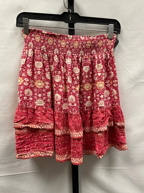 Long skirts with a tiered ruffle designRed & Tan Skirt Mini & Short Cynthia Rowley, Size S Long skirts with a tiered ruffle designRed & Tan Skirt Mini & Short Cynthia Rowley, Size S