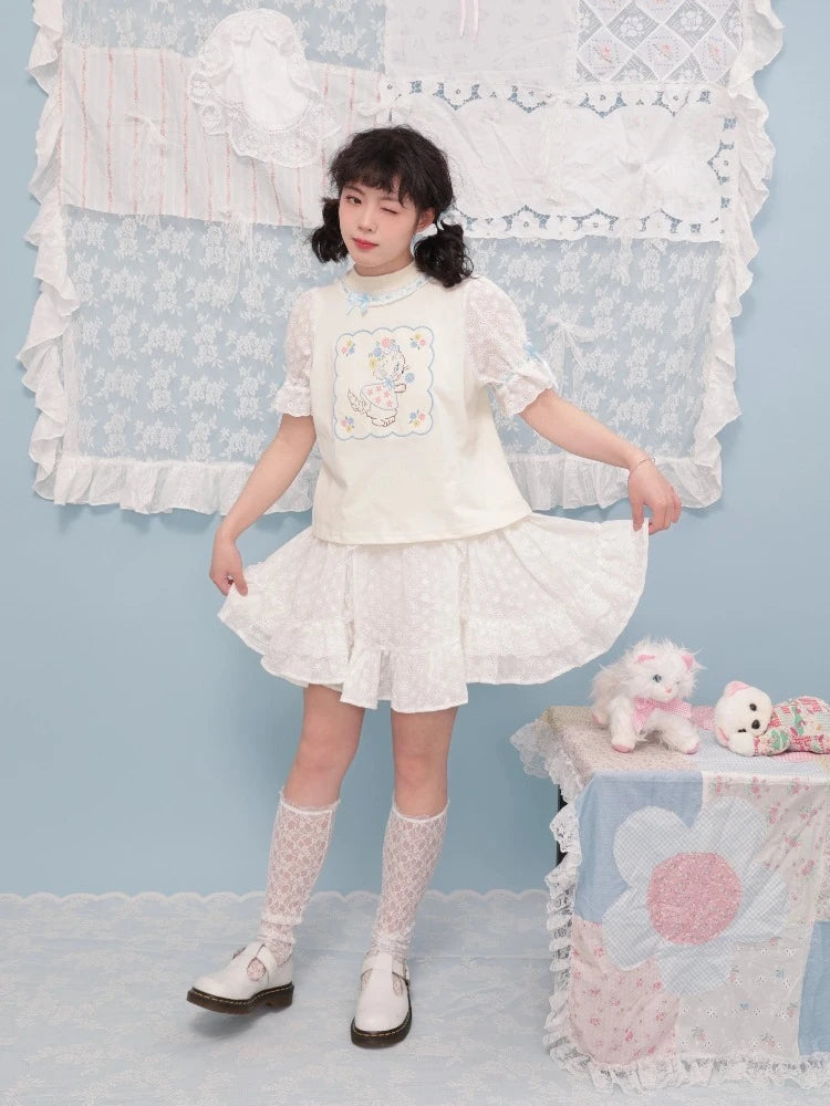 Mini skirts with ruffled hems for a flirty lookFluffy white skirt【s0000007737】