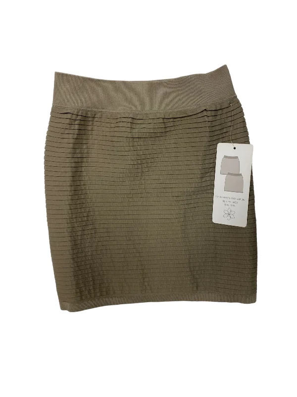 Pencil skirts in a tweed fabric for a textured lookTaupe Skirt Mini & Short aura, Size S Pencil skirts in a tweed fabric for a textured lookTaupe Skirt Mini & Short aura, Size S
