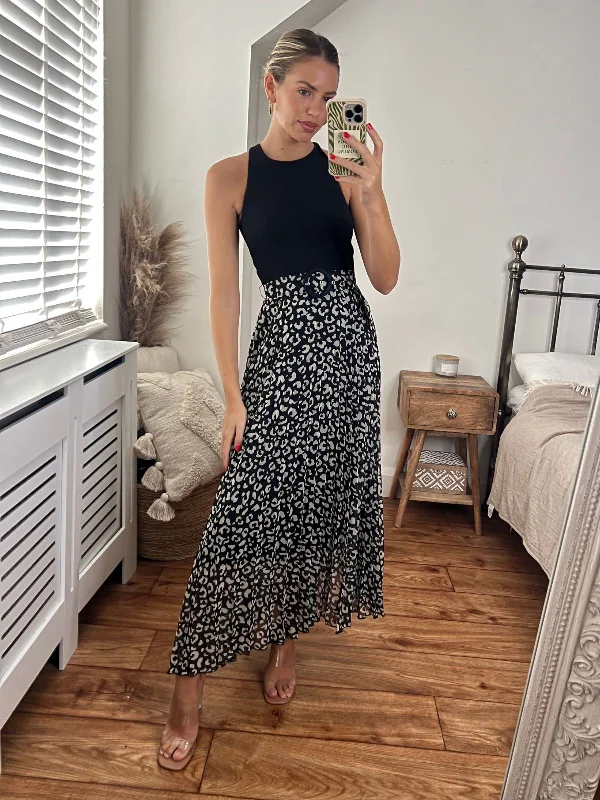 Versatile Gray Maxi Dresses for Any OccasionEffie Pleated Midaxi Dress / Mono Animal Versatile Gray Maxi Dresses for Any OccasionEffie Pleated Midaxi Dress / Mono Animal