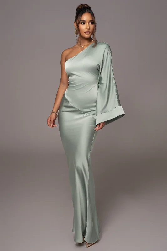 Maxi Dresses Ideal for Tropical GetawaysSage Femme Drape Maxi Dress