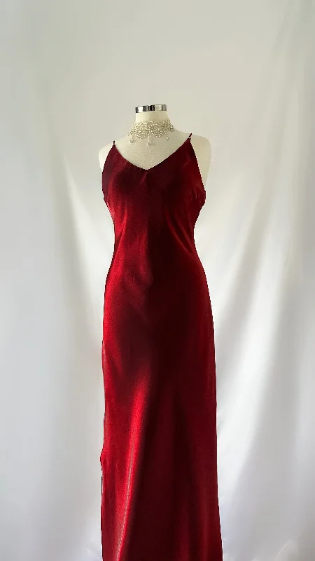 Maxi Dresses with Long - Sleeve Lace Inserts for a Romantic LookStunning Red Merlot Iridescent Diamanté Backless Gown Maxi Dresses with Long - Sleeve Lace Inserts for a Romantic LookStunning Red Merlot Iridescent Diamanté Backless Gown