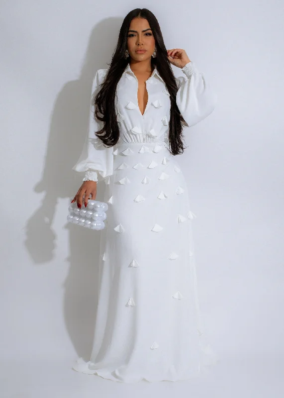 Royal Purple Maxi Dresses for a Regal AppearanceWhimsical Breeze Maxi Dress White