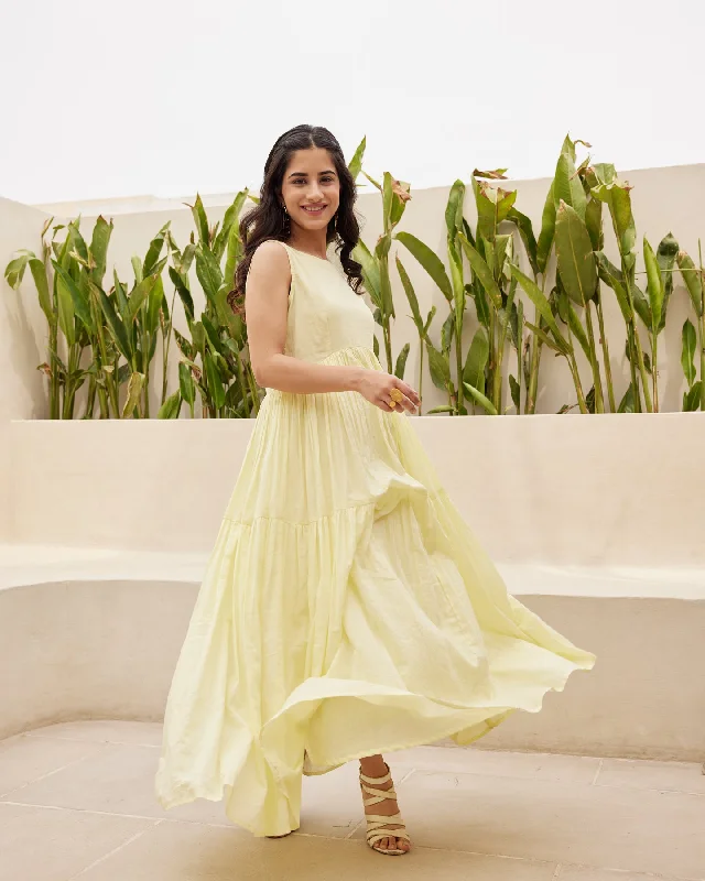 European and American - Style Simple and Elegant Maxi DressesYellow Tiered Maxi Dress European and American - Style Simple and Elegant Maxi DressesYellow Tiered Maxi Dress