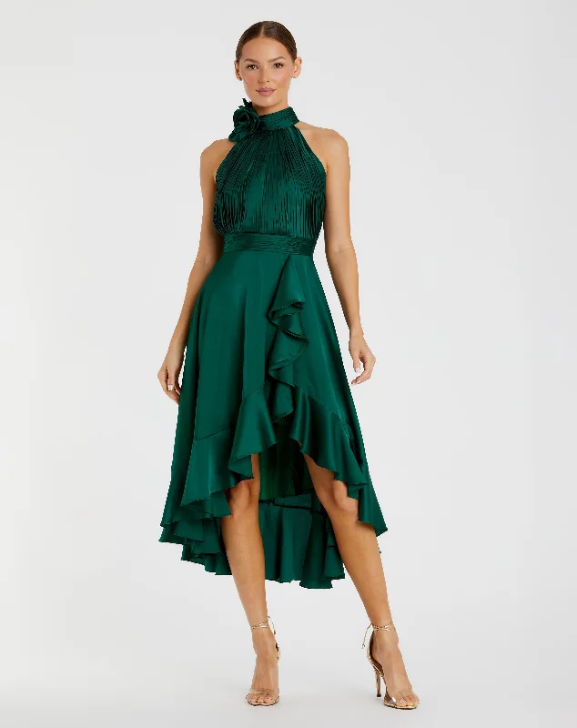 Scoop neck midi dress for a casual and comfortable styleGreen Halter Neck Flower Detail Ruffled Midi Dress Scoop neck midi dress for a casual and comfortable styleGreen Halter Neck Flower Detail Ruffled Midi Dress