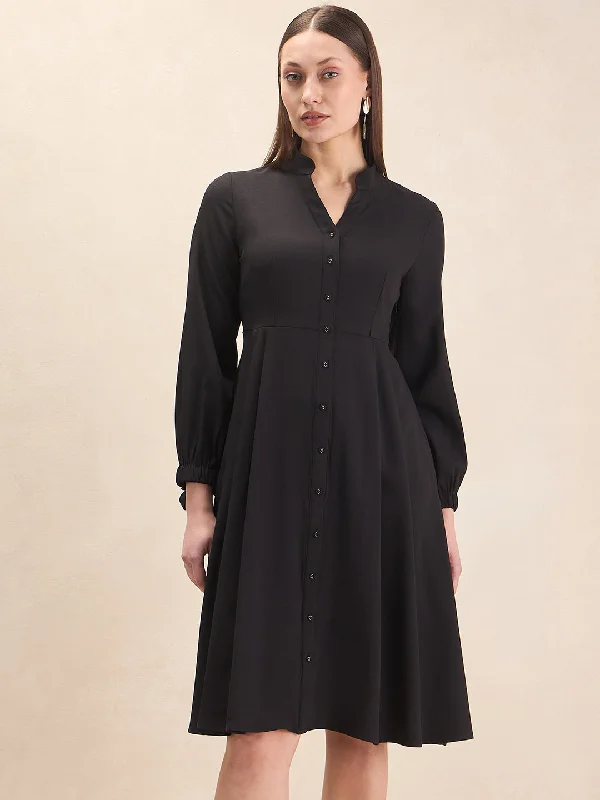 Empire waist midi dress for a flattering and feminine fitBlack Solid Knotted Sleeve Midi Dress Empire waist midi dress for a flattering and feminine fitBlack Solid Knotted Sleeve Midi Dress