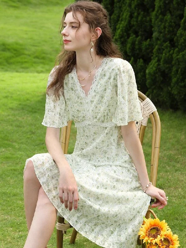 Midi dress for a city break to explore in style and comfortCottagecore Floral Midi Dress Midi dress for a city break to explore in style and comfortCottagecore Floral Midi Dress