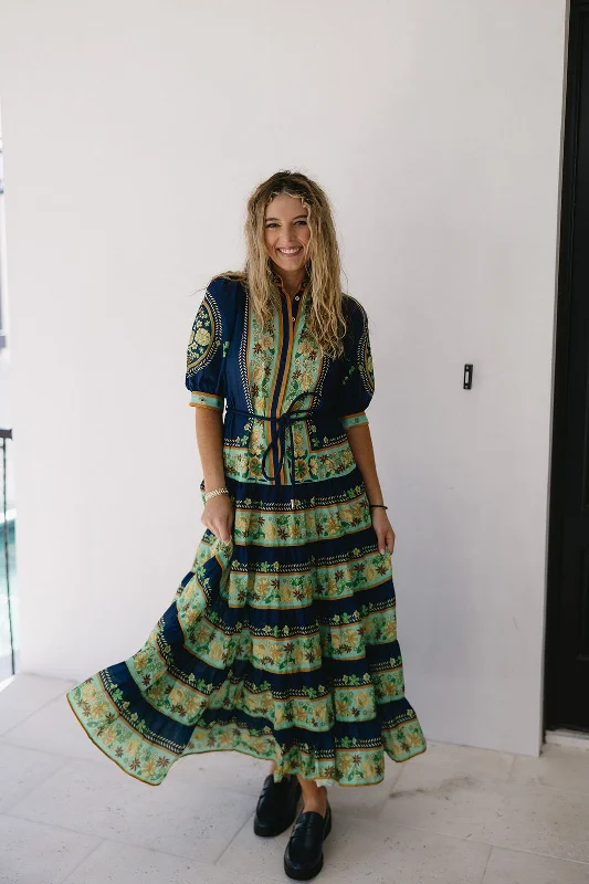 Midi dress for evening events when paired with the right accessoriesJulie Midi Dress - Navy/Multi Midi dress for evening events when paired with the right accessoriesJulie Midi Dress - Navy/Multi