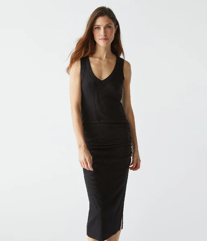 Midi dress for petite body types with proportionate sizingLori Ribbed V-Neck Dress Midi dress for petite body types with proportionate sizingLori Ribbed V-Neck Dress