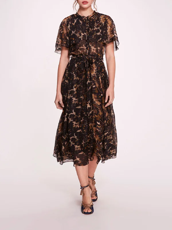 Midi dress for a shopping spree while remaining comfortable on your feetMonarch Midi Dress Midi dress for a shopping spree while remaining comfortable on your feetMonarch Midi Dress
