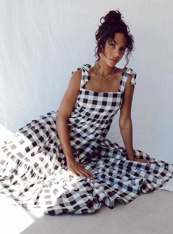 Lace - up midi dress for a trendy and adjustable lookRae Midi Dress Black